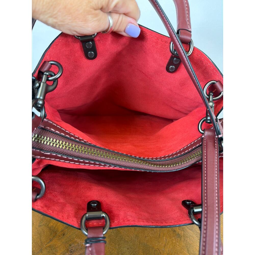 NWT Coach Prairie Rivet Rogue Burgundy Glove tanned Leather Tote RARE - Picture 5 of 9